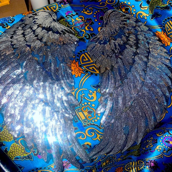 Brand new large iron ons - Picture 1 of 3